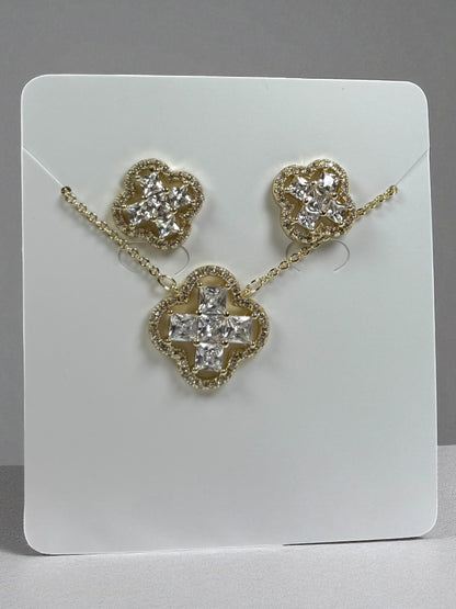 Radiant Clover Cross Set