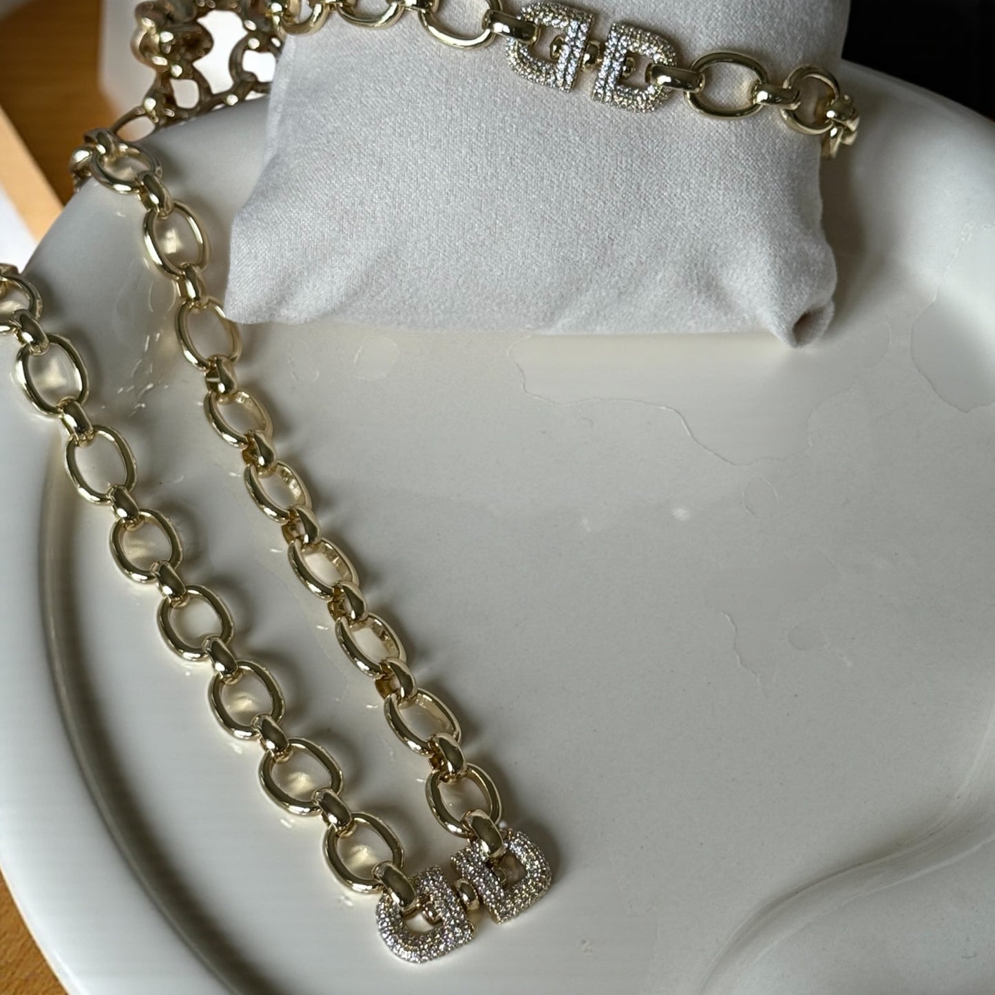 Luxe Buckle Chain Set