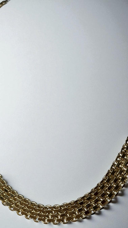 Regal Elegance Collar